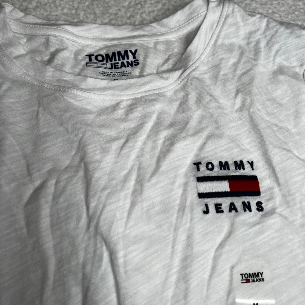 Tommy Jeans Women's White Basic Pullover T-Shirt Sz M Casual‎ Lounge Staple NWOT - Picture 2 of 2